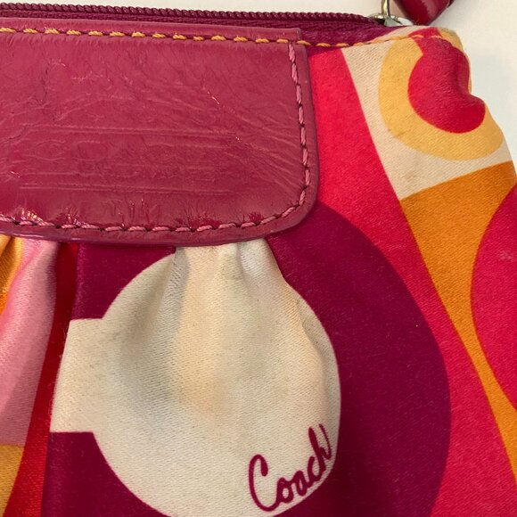 COACH OP ART RESORT MULTI COLOR MADISON SCARF PRINT SATEEN WRISTLET - Picture 3 of 5